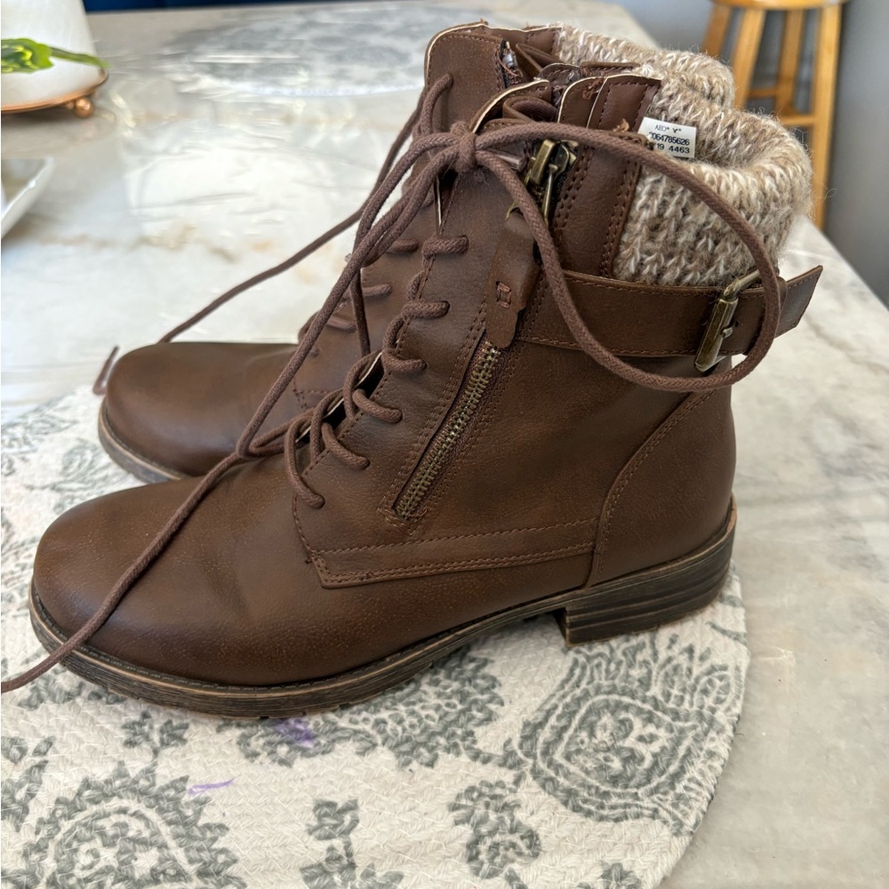 American Eagle Women’s Boots size 8